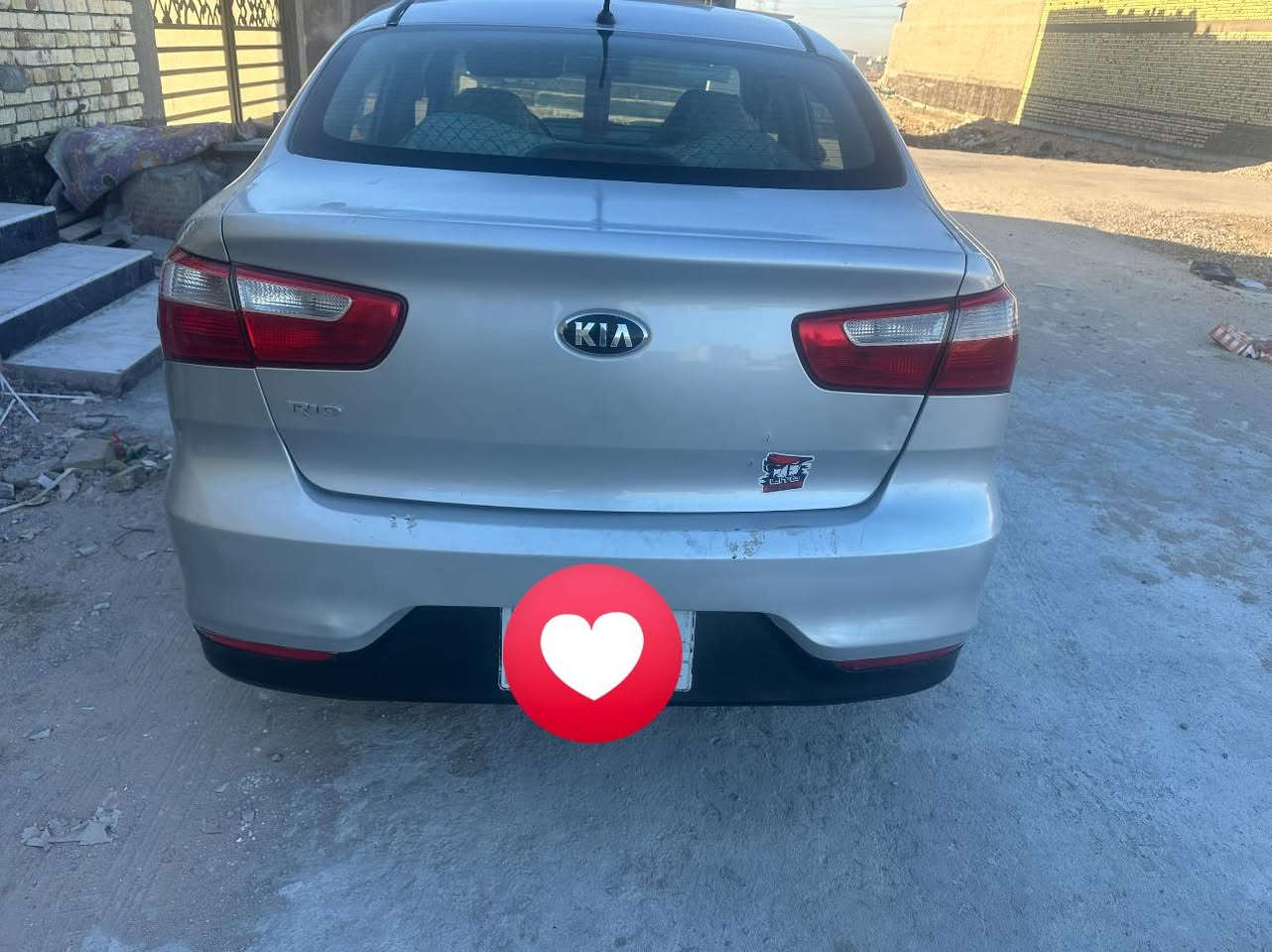 سلام عليكم كيا ريو 2016 خليجيه  رقم ذي قار  مكينه1600 دووش
سياره بيه رشات صبغ بدون ضربه قويه بيه بل بجم خفيفه سياره حلو وقتصاديه شاشه كامره خلفيه 
تخم تاير تحكم كهربائيات كله شغاله مكان سياره بصره  حي بغداد 78$
ماتحصلني ع سيم كارت موجود واتساب ***********
