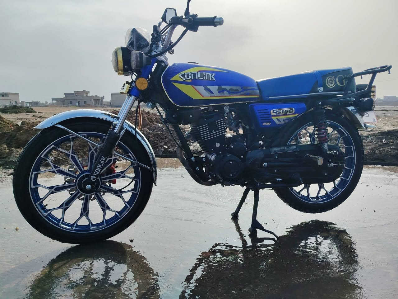 السلام عليكم ماطور للبيع سونك محرك اسود حجم المحرك 150
موديل 2024 ماطور جديد محرك شرط كهربائيات شرط وبي منفيس كلو عله وضع الشركة تشقيل عن بعد
السعر700وبي مجال 
المكان القياره قريت الحاج علي
رقمي ***********
