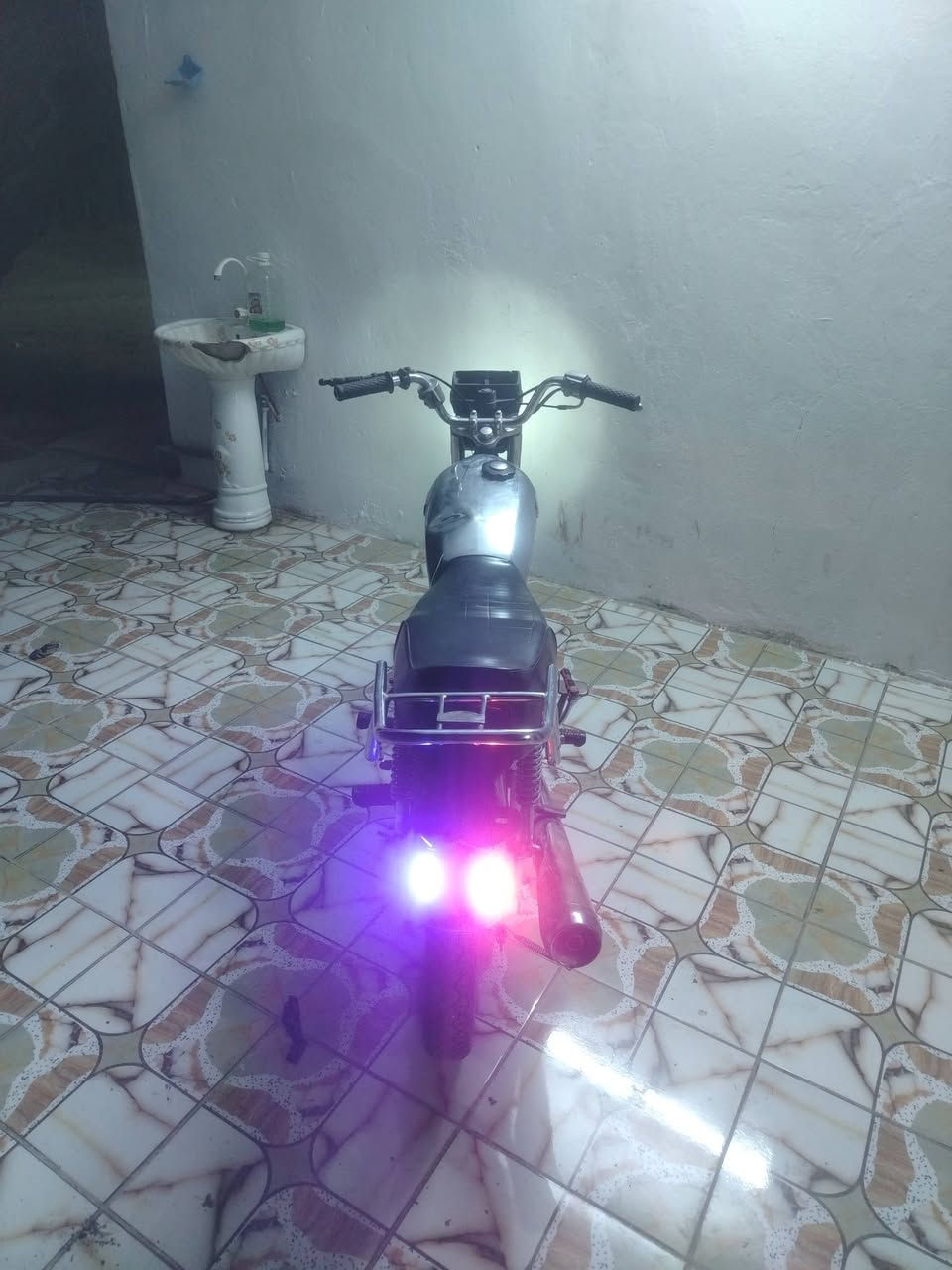 دراجه ارشه موديل 18 خير من الله محرك نضيف كهربائيات شغاله السعر 275 وبيها مجال لشراي مكاني جبله حيدري الرقم ***********
