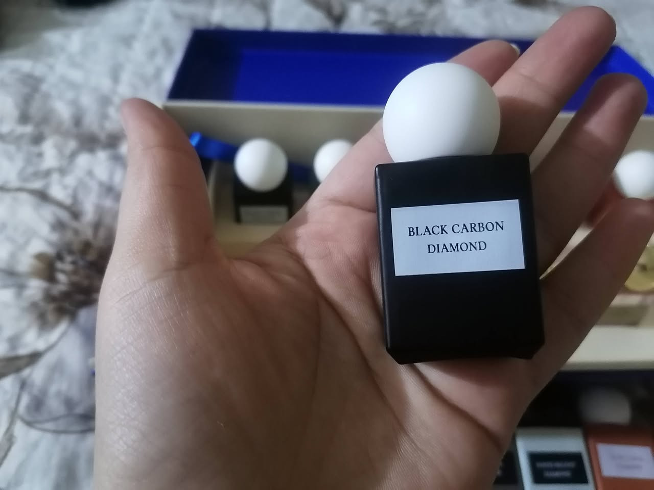 بكج ميني دايموند ابراق من ابراهيم القرشي كل عطر ١٠ ملم ذني بكج و ٥ قطع يعني كلهن ١٥ قطعة وشرط اصلي اصلي مو ماستر ولا كوبي ٧٥ الف قفل اليعامل لا يراسل لطفا


**إذا كنت صاحب هذا الإعلان وتريد حذفه لأي سبب، رجاءا أرسل رسالة إلى الدعم الفني**