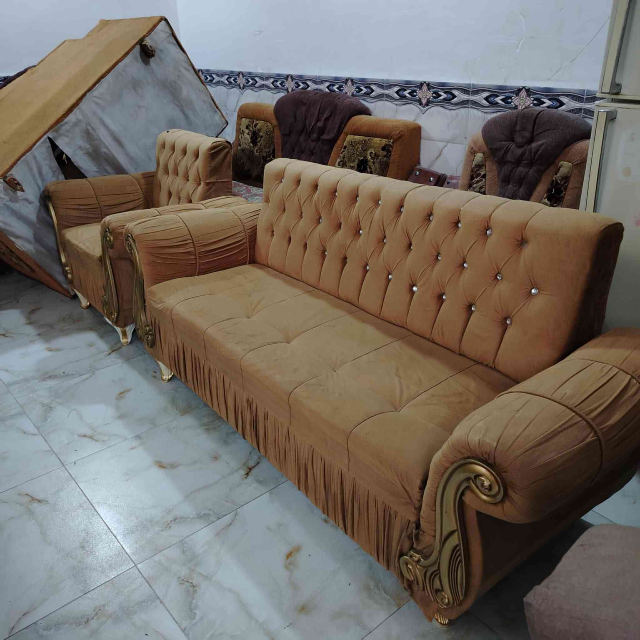 عندي تخم للبيع***********
