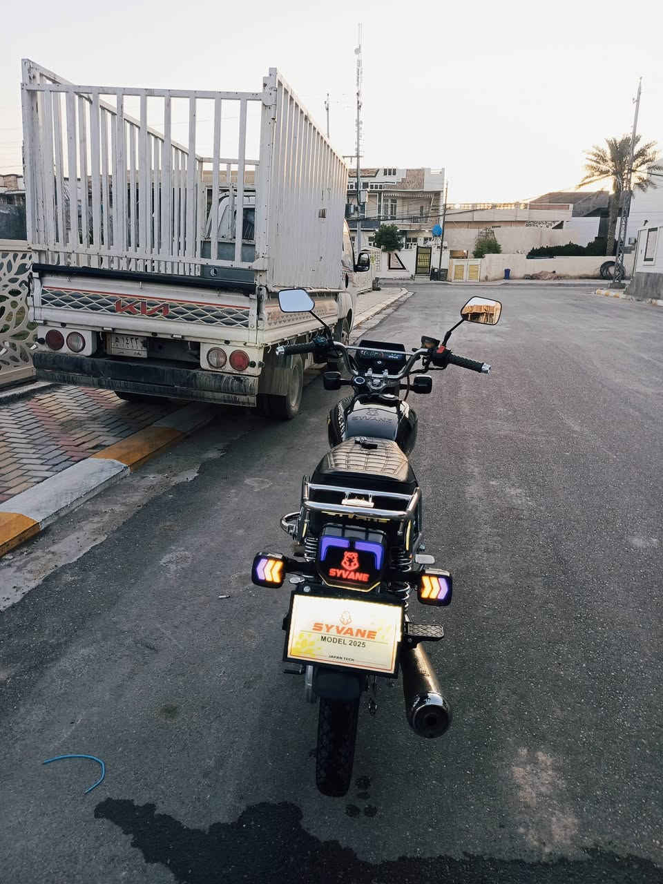 ياألله🤍🤲
السلام عليكم ورحمه الله وبركاته 
 ايراني سيفان ابو ختم اصلي للبيع نضافة كدام عينك
لون  مميز اسود🖤
 تشغيل ثلاث انضمه سويج+بصمه عن بعد+بصمه اصبح
 محرك(150)حقيقي 
موديل(2025)زيرو على وضع الشركة
  صالنه كاتم🥰🤩
للاستفسار...***********
مكاني🏠.الفلوجه/معلمين الثانيه•••••
