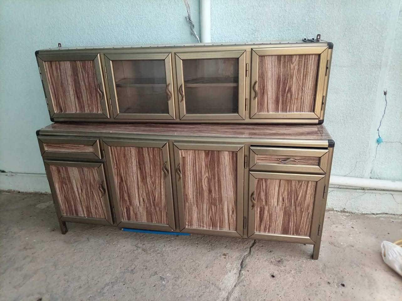 كاونتر قطعتين السعر (١٥٠) الفلوجه /حي المعلمين الثانيه /***********
