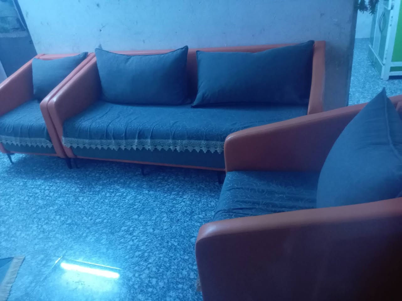 تخم للبيع ٥ مقاعد سعر  250 وبي مجال


**إذا كنت صاحب هذا الإعلان وتريد حذفه لأي سبب، رجاءا أرسل رسالة إلى الدعم الفني**
