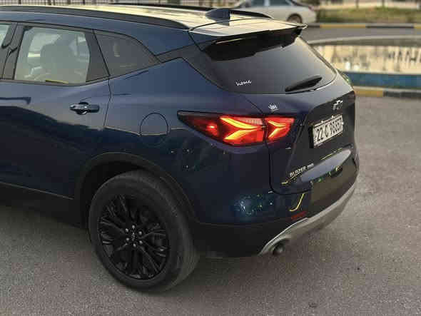 سلام عليكم
بلايزر 2022 بلاك ادشن
2000 توربو
ماشية 65 الف
ويل 20 بريمير
جنطة كهرباء 
مقاعد امامية كهرباء
رادارات  360
تدفئة مقاعد
فور ويل AWD
حساسات خلفية وتحديد مسار
السيارة نظيفة جدا وع ايدي مابيهة اي نقص ع حالة الوكالة 
وشادلهة داش كام
حادثهة جاملغ سايق فقط جدا بسيط وسطحي وسونارهة بالمنشور حتة بارد مابيهة
السعر 188 وبيهة مجال
***********
