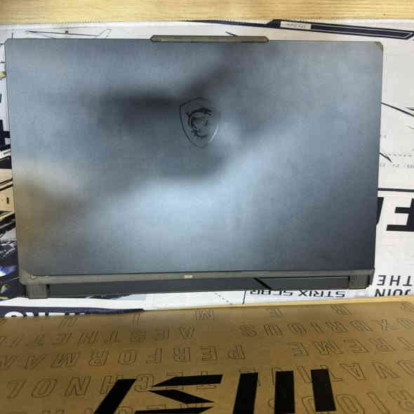 السلام عليكم هاي البقلاوة للبيع 
💻🔥 MSI Cyborg 15 A13V 🔥💻

 • ⚙️ المعالج: Intel Core i7-13620H – الجيل 13

 •   🪭كرت الشاشة: NVIDIA GeForce RTX 4060 (8GB)

 • 🧠 الرام: 16GB DDR5

 • 💾 التخزين: SSD NVMe (512GB)

 • 🖥 الشاشة: 15.6” FHD – 144Hz

 • 🪟 النظام: Windows 11 Pro

السعر مليون و 250 الف ، استعمال جداً جداً قليل ونظيفة جداً نظافة 100‎%‎ وكامل غراضها موجودة 

مكاني كربلاء وماعندي توصيل - ***********
