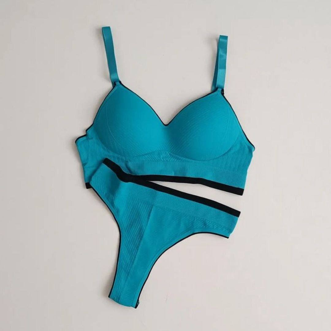 #جديدنا لاينتهي👙
سيت ملابس داخلي نسائي👙
درجة اولى…
لحمالة اسفنجة بدون عظم 
كوالتي عالي وخامة راقية✔️
✨ قطعه واحده  مسطح ماتبين تحت ملابس 
✨القماش تركي درجه اولى 💯🇹🇷
✨مريح جدا بالبس  
✨وتسمح بمرور الهواء 

القياسات :- (F) فري سايز
 يلبس من قياس
32الى36 
5الوان متوفرة:-
(-بصلي-بيجي-بنفسجي -اسود-سمائي)


**إذا كنت صاحب هذا الإعلان وتريد حذفه لأي سبب، رجاءا أرسل رسالة إلى الدعم الفني**