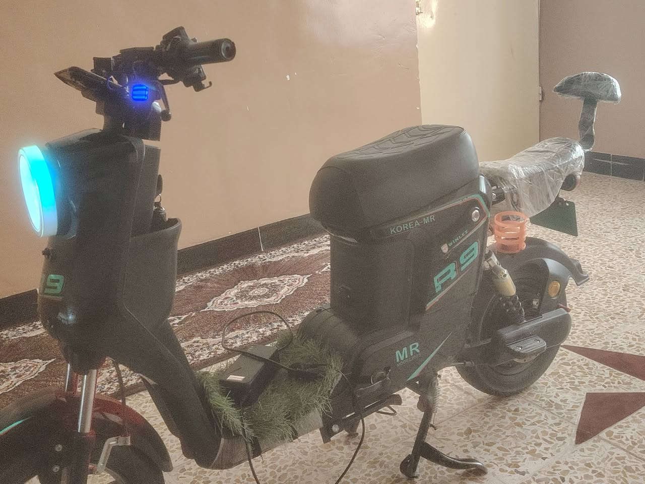 ماطور شحن R9 نظام R هورن لايت عالي وناصي شرط البطاريات 5 بطاريات كلهن شغالات شرط السعر 550 وبي مجال للطيبين للستفسار ***********
