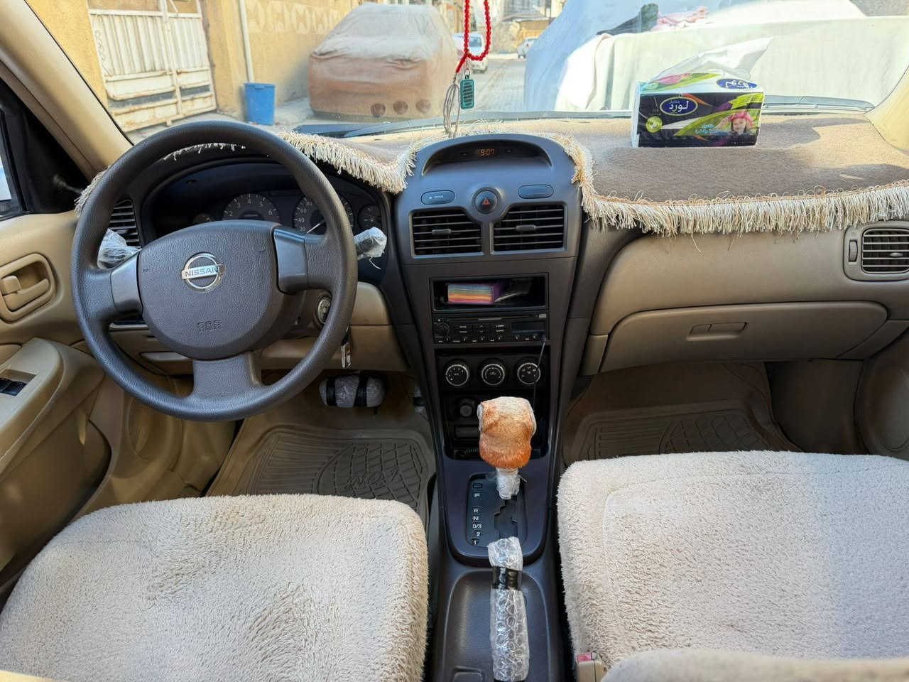 السلام عليكم نيسان سني بدي كوري موديل ٢٠١٣
كير مكينه تبريد تدفئه مكفول كهرباء 
سياره جديده بمعنه الكلمه
 محرك ١٦٠٠ دبل سويج مال شركه
بسمي رقم سليمانيه 
ماشيه٩٣ حقيقي 
عله وضع الشركه بيها 
السعر ١٢٠ وبيها مجال 
***********
