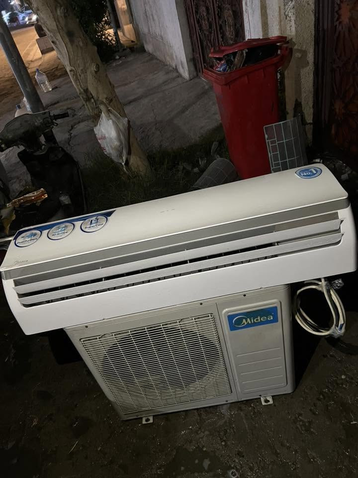 السلام وعليكم اخوان للبيع سبلت ميديا ٢ طن وربع الداخليه الدبل  
نضافه90/100 تبريده ثلج ❄️☃️🧊+تدفئه 🔥🐦‍🔥❤️‍🔥 كامل مكمل جيب وشد بواري جدد ريمونت وايرات اخوان 
 السبلت كله على وضع الشركه  الجهاز رديتراته صفر  
غازه٢٢ غاز مقفول مالت الشركه مغسول وجاهز 
بعد معروف الميديا بتبريده ودفعه القوي جاهز بس عليك تشده مشتغل موسم واحد راديترات لوك موس 
السعر 425 وبي مجال بسيط 
شارع فلسطين ***********

