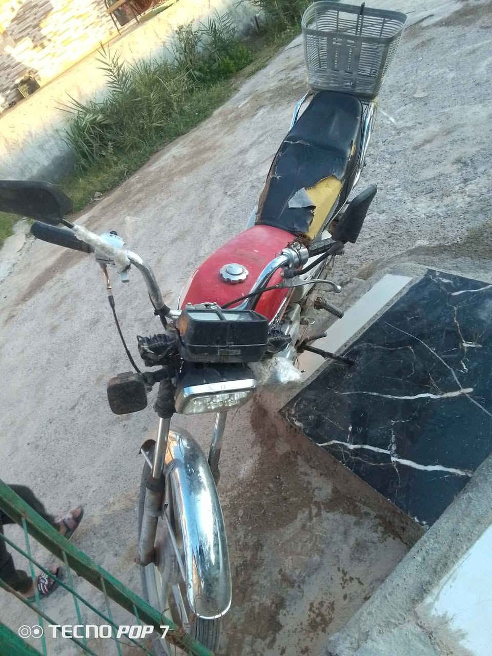 السلام عليكم موطور للبيع اربعه گير موديل 2017نضيف شراي اتصل موشراي لا تتعبني مكاني ناحيه الزاب قريه الصباغيه للأستفسار الاتصال علئ الرقم***********
