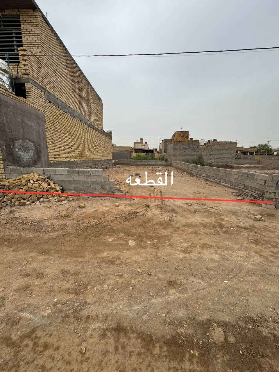 قطعه زراعي مساحه 200 م
حي الحسين شارع الحاج عبد العالي 100 متر عن الشارع العام 
مدفونه ومحدوله متوفر كافة الخدمات 

السعر 19 
واتساب *********** علاء بدر
