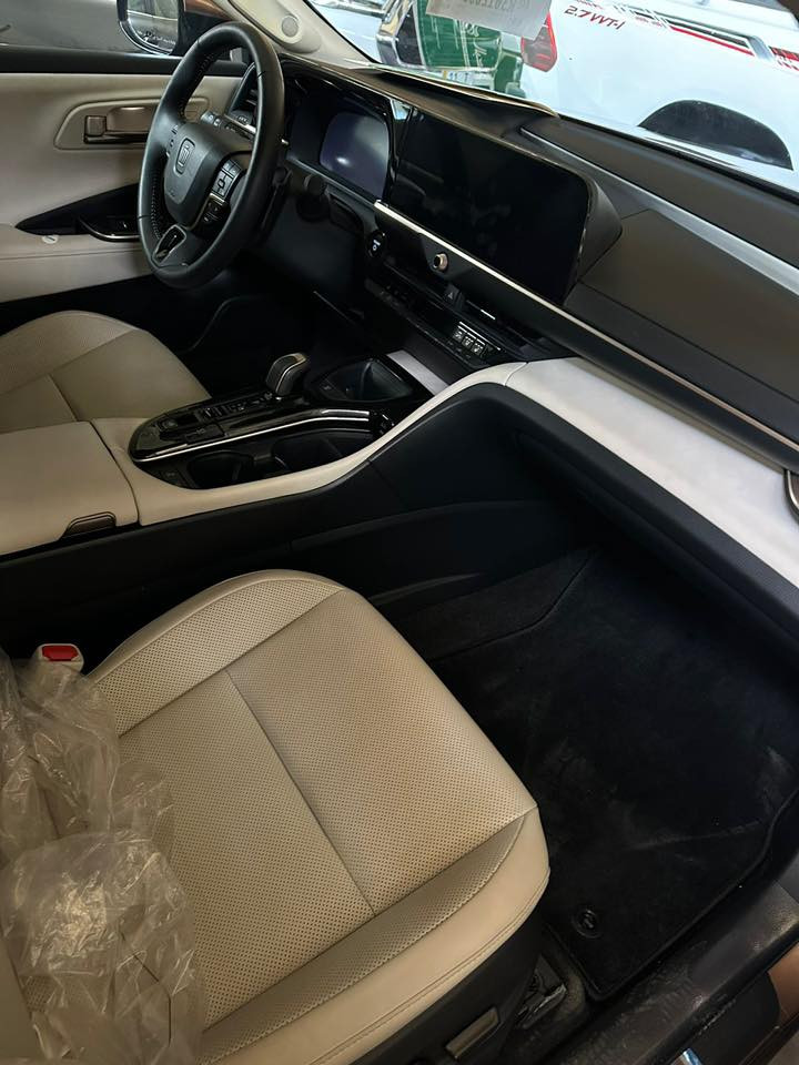 سلام عليكم ورحمة الله  للبيع كراون ماجستا الفول 1/1 ومعروفه مواصفات الماجستا موديل 2024 وكالة ساز رقم بغداد ماشية 7000 زيرو لون شمباني مغلفة bbf يم صادق الخطاط موقع السيارة ديوانية معرض البعاج السعر 63 مليون 
تواصل ***********- ***********
