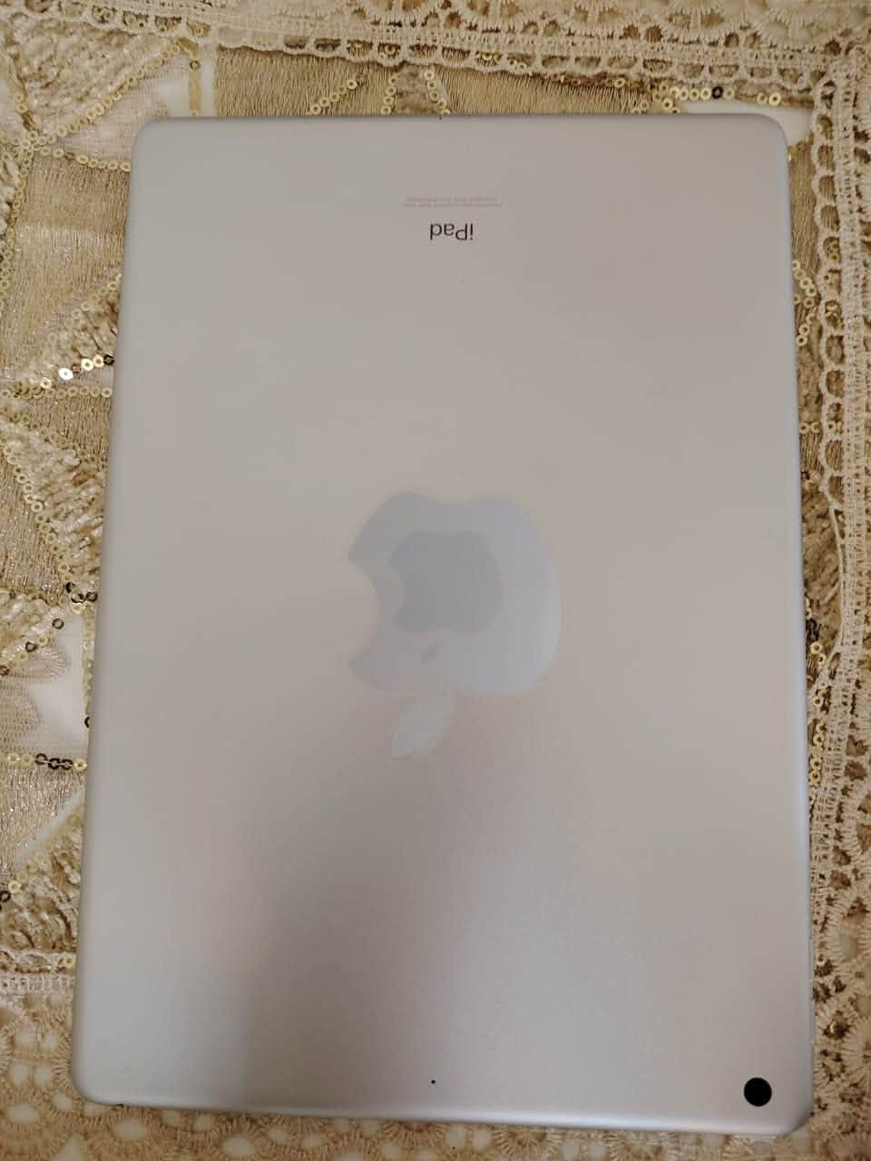 ايبادو للبيع
الذاكره (64GB) يحتوي على بصمة مدمجة بزر التشغيل جهاز نظيف واستخدامه قليل ما داخل صيانه ابد ومابي كل خدش لا بالضهر ولا بالشاشه مثل ما موضح بالصور يحتوي على كفر ضهر وشاشه ويصير ستاند
سعر الجهاز 260 وبي مجال بسيط
مكاني الانبار_الكرمه
للاستفسار ***********
الشراي خاص او اتصال
