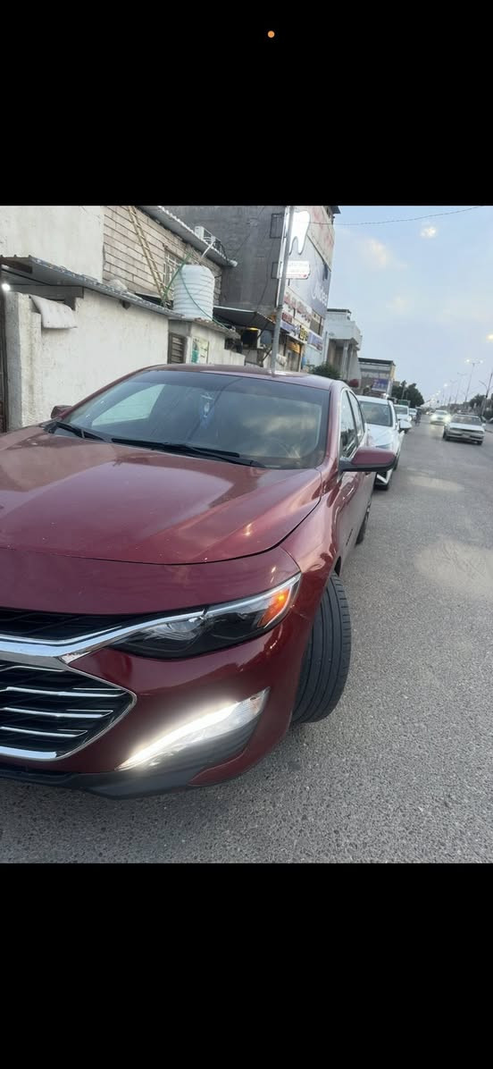 السلام عليكم ماليبو مديل 20 رقم بصرة معوقين اقل السنة وصير حرة وارد امريكي حادثها جاملغ وبنيد وبيها كلير من امريكا سيارة جاهزه گير مكينه تبريد حدادية نظيفة مكانها بصرة رايدها 100 وبيها مجال وهذا رقمي  ***********-***********
