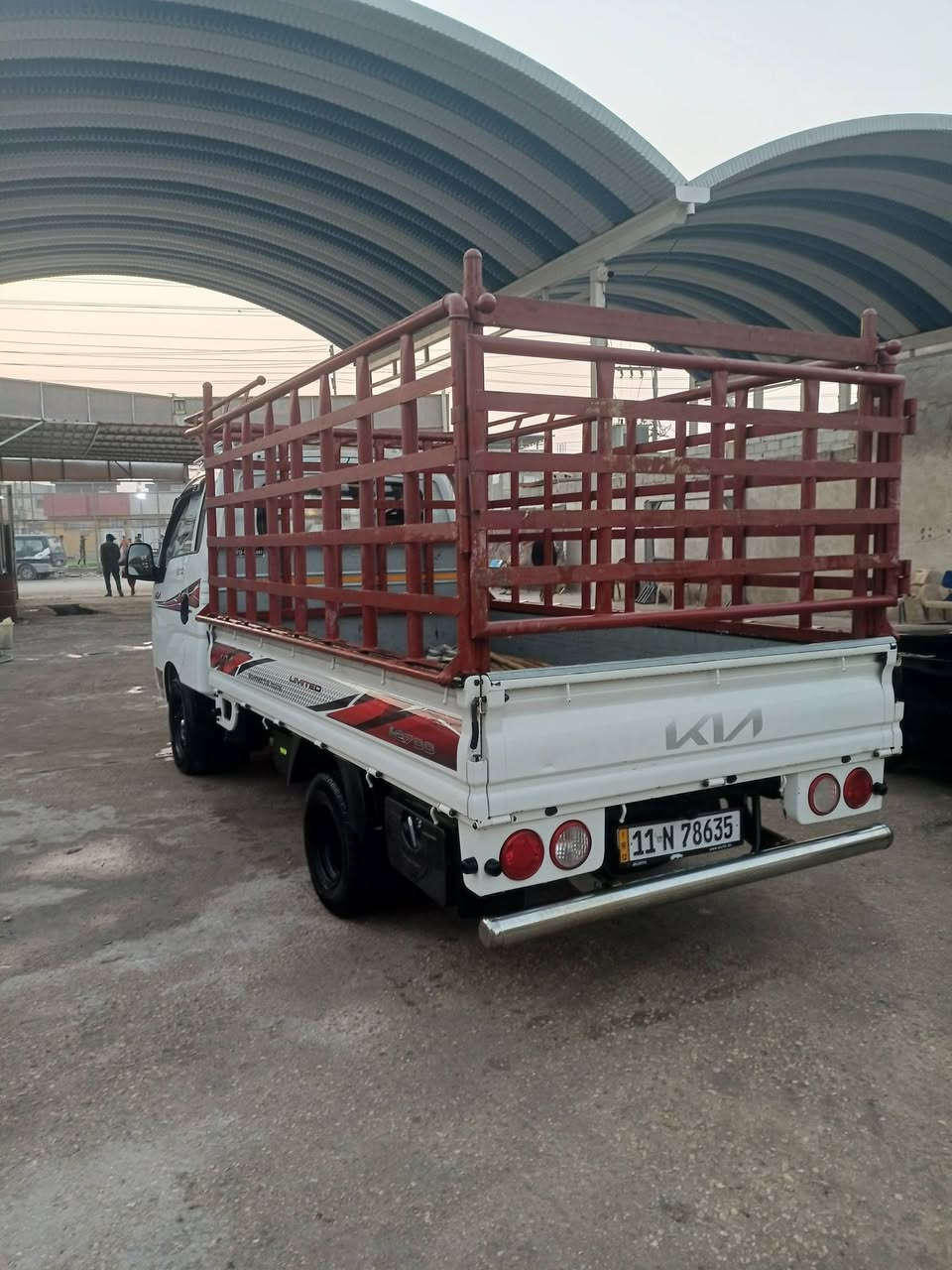 السلام عليكم كيا للبيع موديل 21 كفاله عامه سياره باسمي رقم بغداد اتصل الرقم***********
