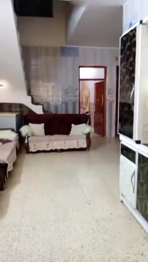 السلام عليكم مكلف بالنشر بيوت عدد ٢ واحد مساحته ٥٠٠ متر والثاني مساحته ٦٠٠ متر عقد زراعي ١١٧ المكان الشعله الدوانم للاستفسار اكثر الاتصال على صاحب البيت ***********
