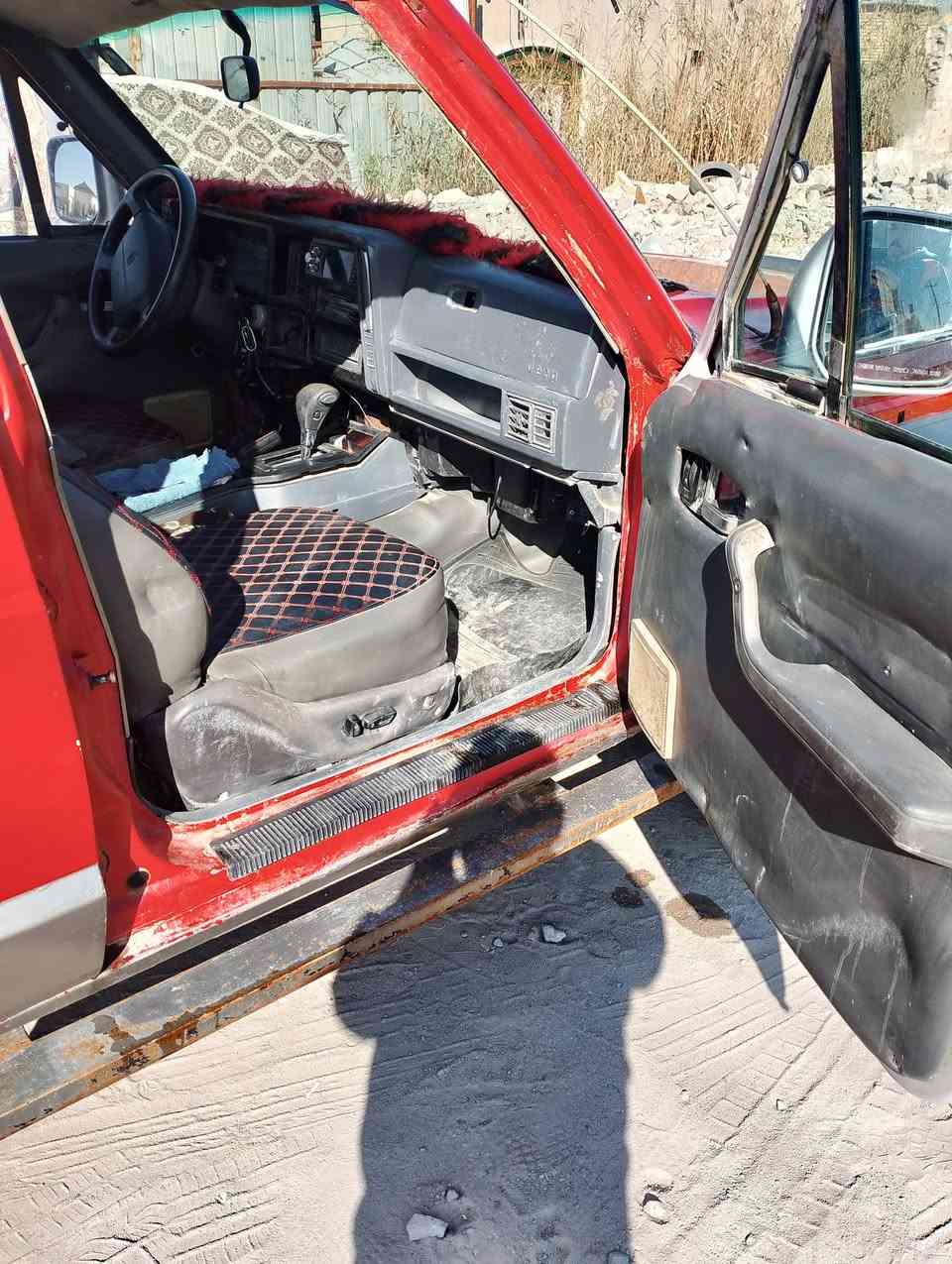 السلام عليكم جيب شيروكي محور مكينه كير 3000للبيع رقم انكليزي تحويل ثاني يوم بلبصره رقم صاحب السيارة ***********السعر35وبيه مجال تجي وتشوف السياره لاتكلي شبيهه مابيهه موديل 1991العنوان بصرة ابو الخصيب
