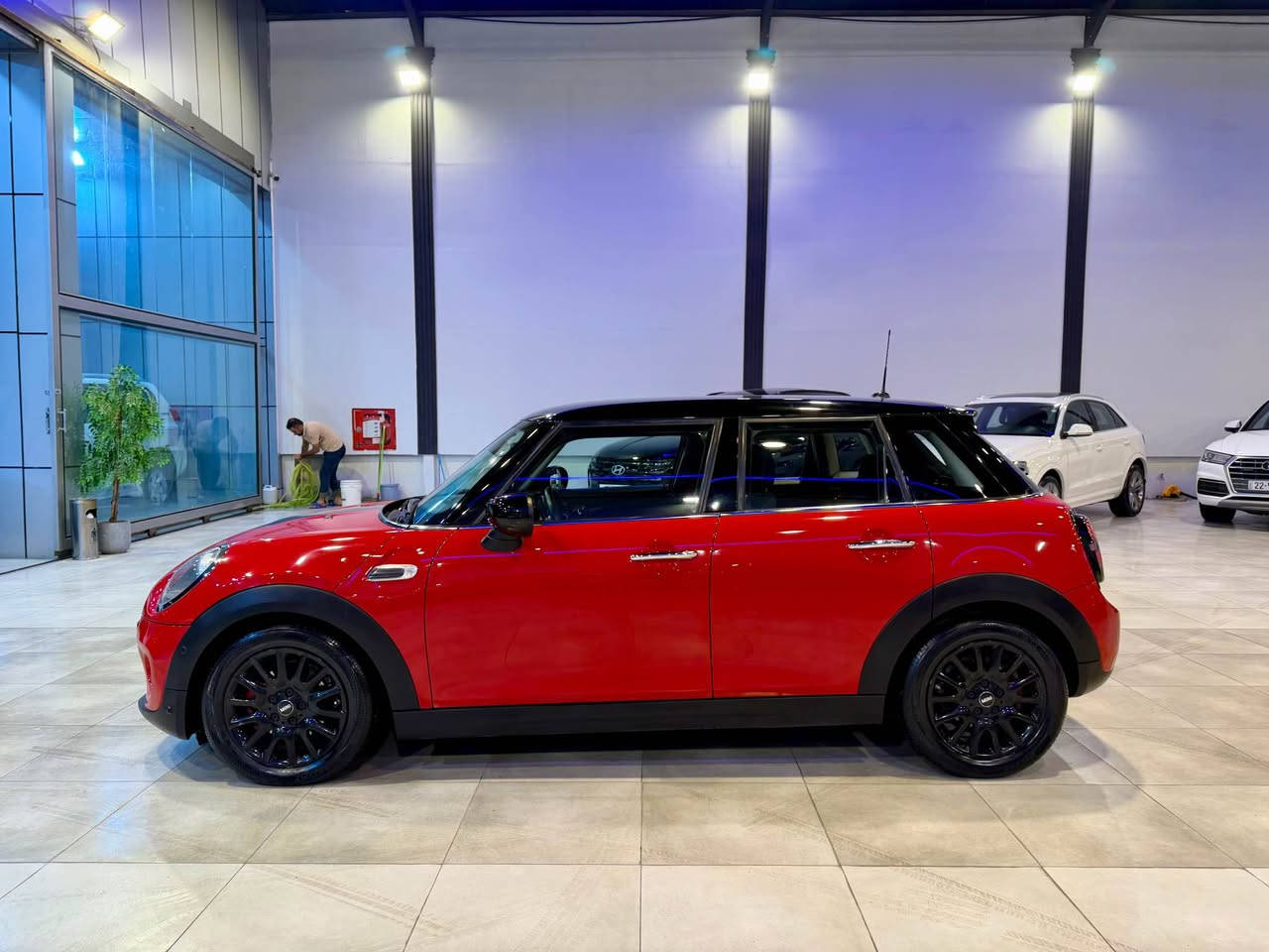 Mini cooper 2020 
وكالة عروش خليجي 
سيارة بدون حادث 
سقف اسود بيلاد 
بصمة 
ويل اسود بيلاد 
شاشة كاميرة 
حساس اوتو بارك 
ليد نهاري 
مكان سيارة اربيل
128$
***********
*********** أربيل, العراق
