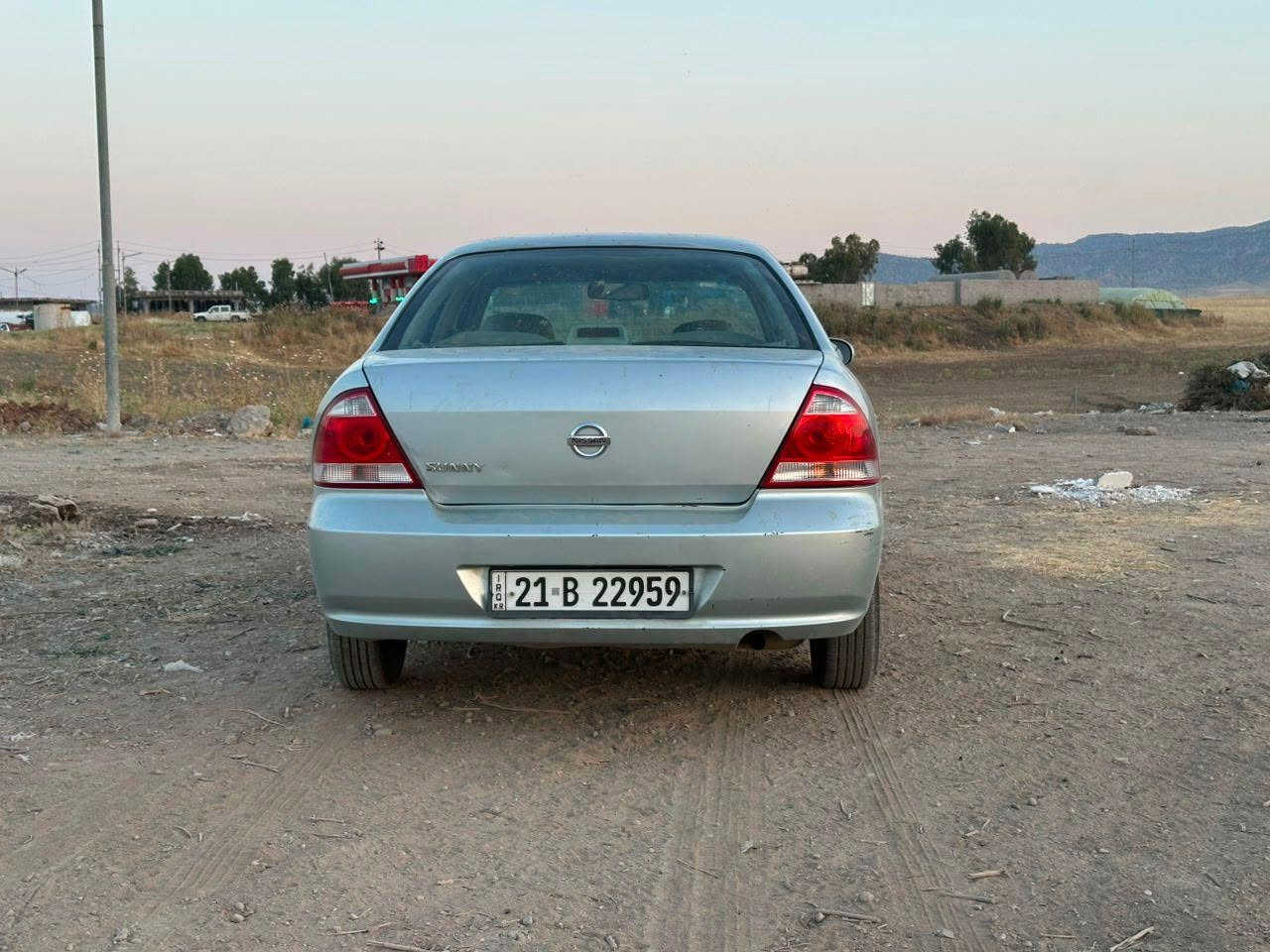 نیسان سەنی گێرعادی 2007 ناو زەرد سەنەوی تازە تاوەکو 2031 شەش پارچەی بۆیاخە سەقف و شانی بەشەرت بۆیاخی نی یە چوارتایەی تازەی لە ژێرە گێرو مەکینە و تەبرید بەشەرت سۆنەرم داناوە 63 گەڵا معامەلەیەکی زۆر کەم تکایە موشتەری نیت تێل مەکە 
لەگەڵ ڕێزم ... 
شوێن . شاره زوور . زەڕایەن 
*********** = *********** حلبجة, السليمانية
