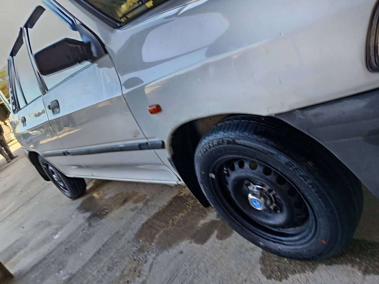 السلام عليكم ورحمه الله
اخوان سايبه للبيع موديل 2012
رقم بغداد مشروع وطني شرط تحويل
مكينة وكير وحدادية بلادي
تبريد تدفئه كهربائيات گيجات كلها شغاله
للأتصال ***********
***********
