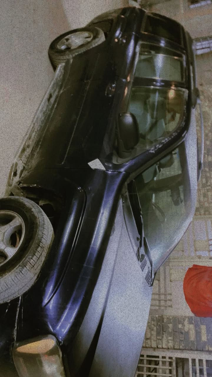 سلام عليكم بلايزر 2008 
بغداد سنويه وهزه جدد بسمي 
 محرك كير شرط محرك قبق ابيض 
بيها قطع صبغ دواخل مكفوله غرفتها كلش جديده 
السعر 88 مكاني بغداد الكرخ 
الاستفسار ***********
