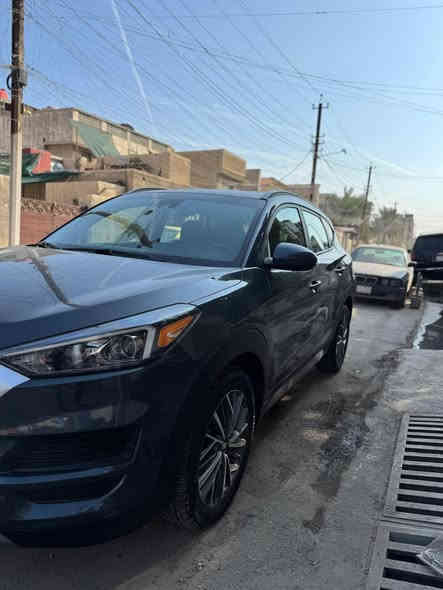 توسان 2021 وارد امريكي
محركها 2400 GDI اربيل باسم شركه ماشية حاليا 65mil

مواصفات : بصمة + تحديد مسار + مانع صدمات +  كشن كهرباء + كشنات الامامية تدفئة + سايد بريك دكمة + اوتو هولد + مودات القيادة +  كامرة + ابل كاربلي + تبريد قطعتين

 سياره جاهزه بدون نقص بدون صبغ بدون بارد  ع وضعها 

 حادث كمل موضح بالصور تبديل باب خلفي + صبغ جاملغ خلفي فقط

 السعر 175$

العنوان  بغداد 

*********** واتساب
