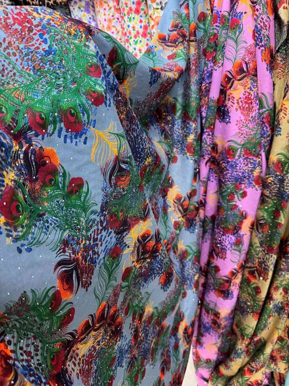 موديلات جديدة من الكشمير الفرنسي الاصلي القطني
مرصع بالشذر كامل خامايه طريه وحلوه 
شرط ميوكع بالغساله 
متوفر جمله ومفرد


**إذا كنت صاحب هذا الإعلان وتريد حذفه لأي سبب، رجاءا أرسل رسالة إلى الدعم الفني**