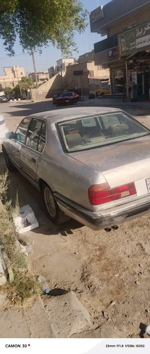 بي ام 735موديل 90 رقم بغداد انكليزي تبريد شغال داخل جلد سنتر لوك مكينه وكير نضيفات ميكانيك حلو كهربائيات كله شغاله السياره بيه مكانات صبغ وبيه جراد نقصه رباطين اماميه السعر ٤٥بيهه مجال  ***********
