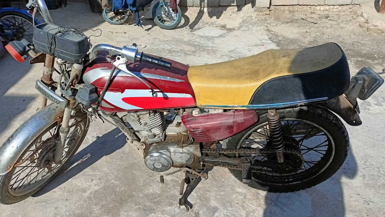 السلام عليكم
دراجة نامة موديل ٢٠ بدون اوراق للبيع السعر ٣٥٠ وبيه مجال
دراجة شغالة مابيه شي،


**إذا كنت صاحب هذا الإعلان وتريد حذفه لأي سبب، رجاءا أرسل رسالة إلى الدعم الفني**