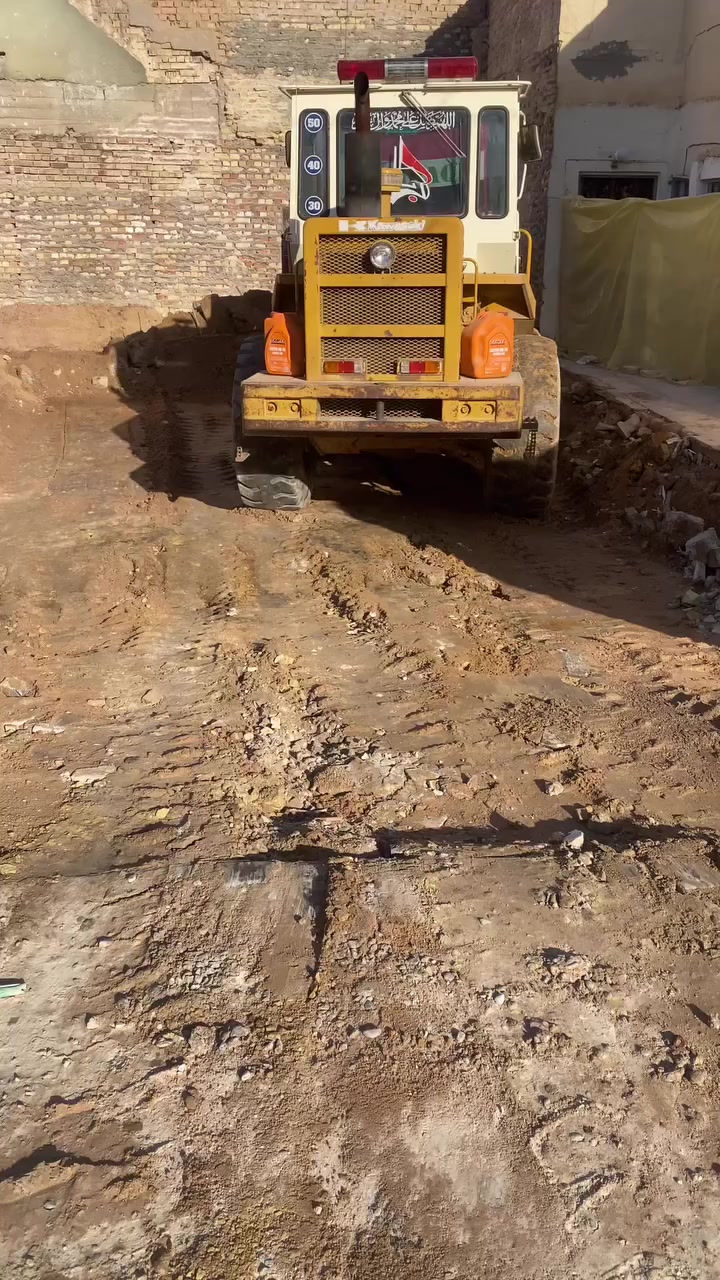 عباس الطرفي ابو التفليش *********** لكافت التفليش شيلمان وصب كونكريت وتكشير وقلع رباطات
