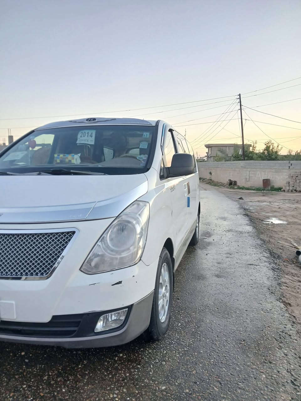 السلام عليكم سياره ستاركس للبيع رقم واسط كير محرك كفالة تخم تاير جديد كشنات جلد تبريد ثلج🥶 سياره نظيفه ملاحظة((صبغ شبرين باب العبري)) مكان السياره صلاح الدين قضاء بلد الاستفسار 
***********
