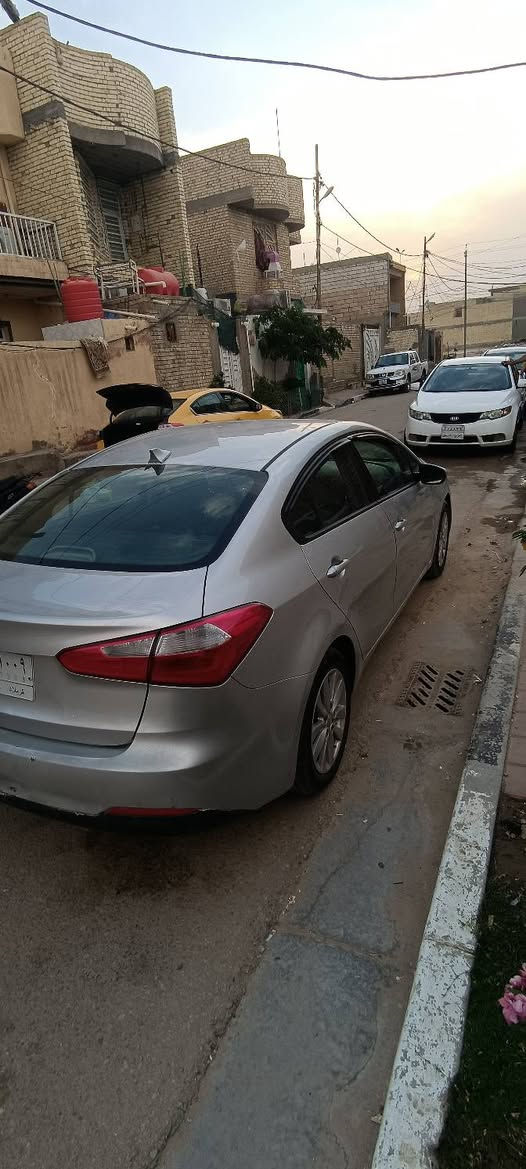 فورتي للبيع موديل 14 سياره حلوه وجاهزه 
السعر 98 وبيها مجال شراي يتصل 
مكاني كربلاء قطعتين صبغ والباقي كفاله
رقم كربلاء سنويه 27 تحويل مباشر
***********
