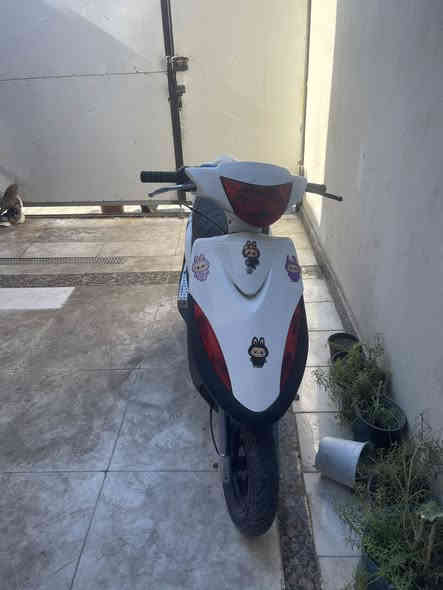 سلام عليكم دراجه للبيع كفاله عامه وين مايعجبك  افحص محرك ما مفتوح بلادي 49 كلجات رياضي شلعه اشك الكاع معدل طيران وين ميعجبك افحص ضمان 10ايام سعر خاص أو رقمي ***********
