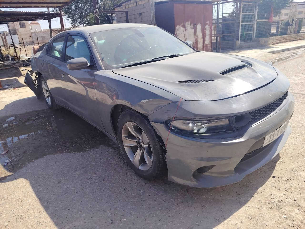 جارجر 16باسمي بيها تغير لون سابقا من اسود الى اسمنتي رقم بغداد حادث أمريكا بنفس المكان وبيها طخات بالبجم مكان السيارة
العماره
ابيع على وضعها 
السعر ١٢٠ قفل
***********
