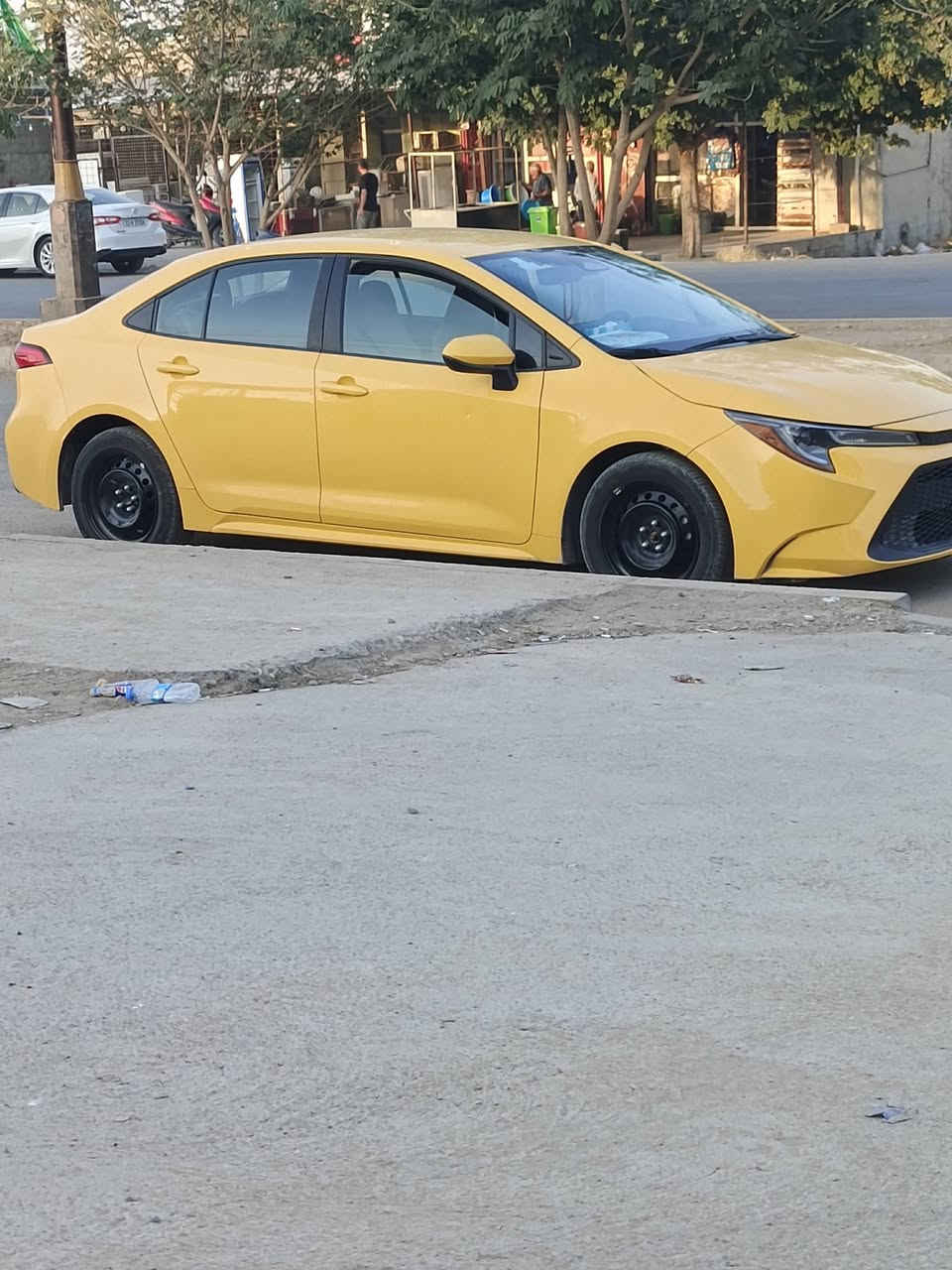 كورلا تكسي موديل ٢٣ ماشيه ٣٥ سياره جديده ومصفره الهيئه وما مشتغله لأنه عندي دوام فقط للدوام اروح بيها رقم بغداد السياره كامله اربع تايرات جديده وباتري ٦٥ أمبير جديده هي وارد ومحركها ٢٠٠٠  سعر ١٦٥ وضررها بدوم دواخل


**إذا كنت صاحب هذا الإعلان وتريد حذفه لأي سبب، رجاءا أرسل رسالة إلى الدعم الفني**