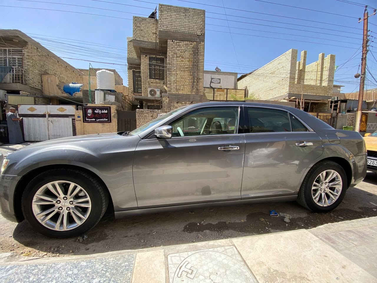 موديل 12 داخلل عسلي محدث داخل وخارج بدون حادث بدون صبغ بدون ايرباك بارد قليل عربانه خلفية واكسل وكاردن مال 22 ويل مكسيكي كلاصات حار بارد دمام خلفي استخدام شخصي رقم أربيل بأسمي هزه جديده 
السعر 180 بيها مجال 
***********
