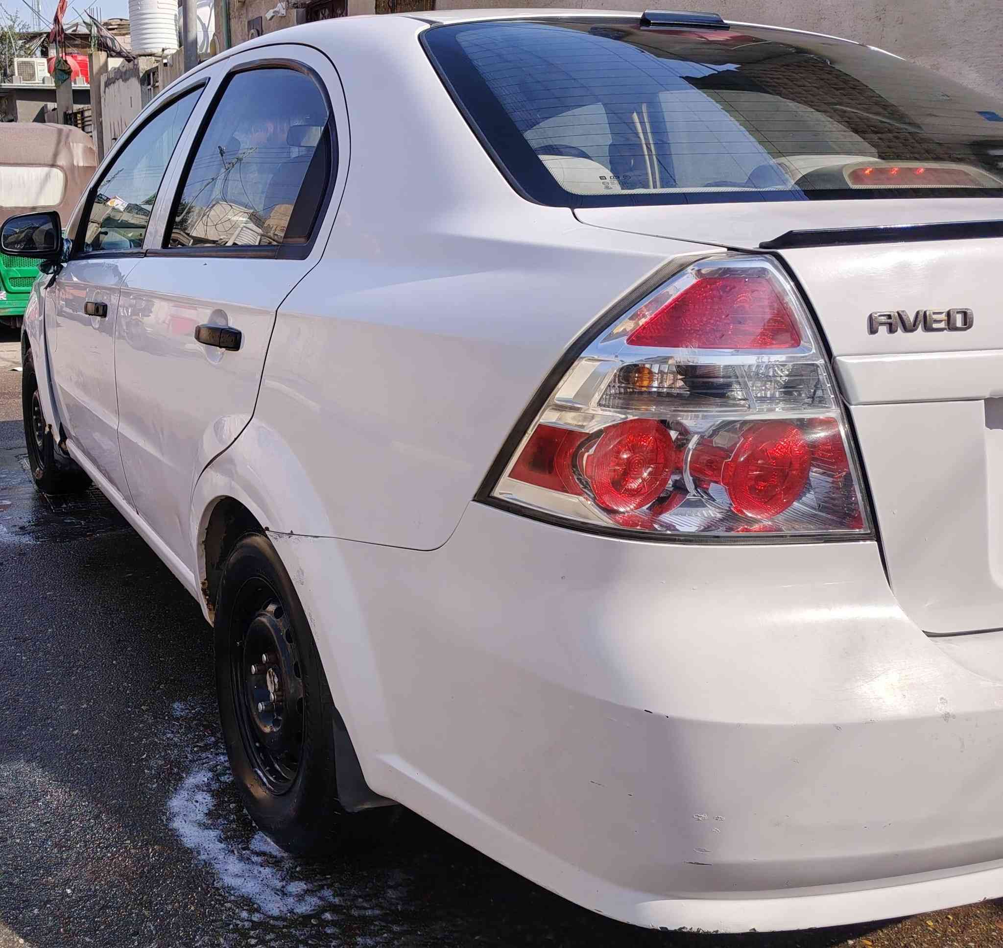 شفر افيو موديل 2011 اللون ابيض رقم انكليزي باسمي كير عادي محرك مفتوح نعمه من الله السياره *********** السعر 60
