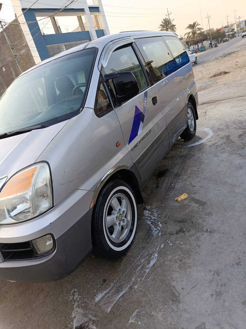 ستاركس رقم واسط خصوصي ٨ راكب موديل ٢٠٠٤ ***********
