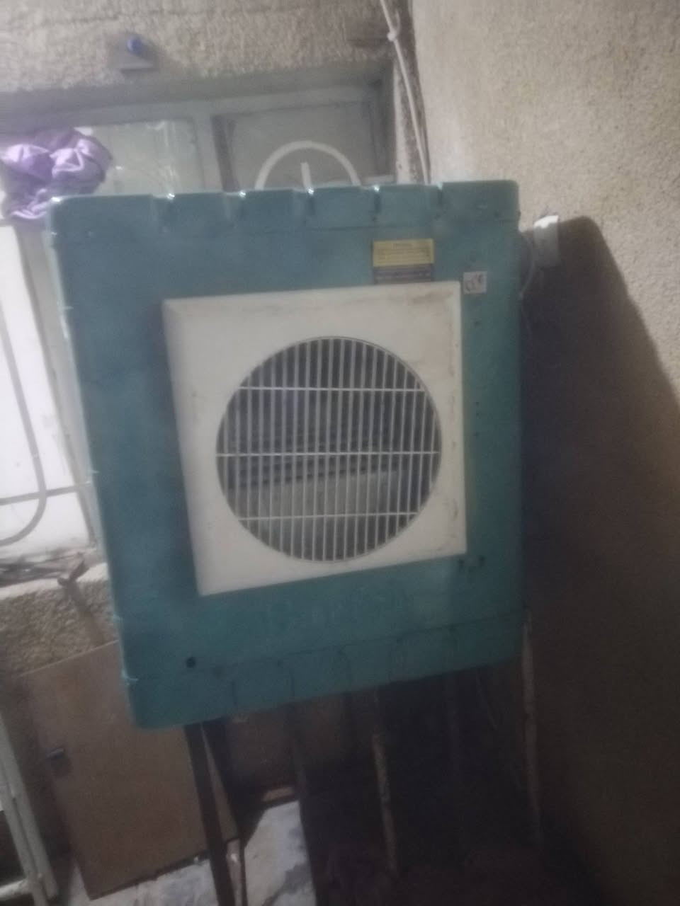 مبرده  يراني  اول  موسم   لها  الراح  نظيفه     السعر  180  مجال  قليل   مكانها  داموك   بعدهي  جديده  ونظيفه  ***********
