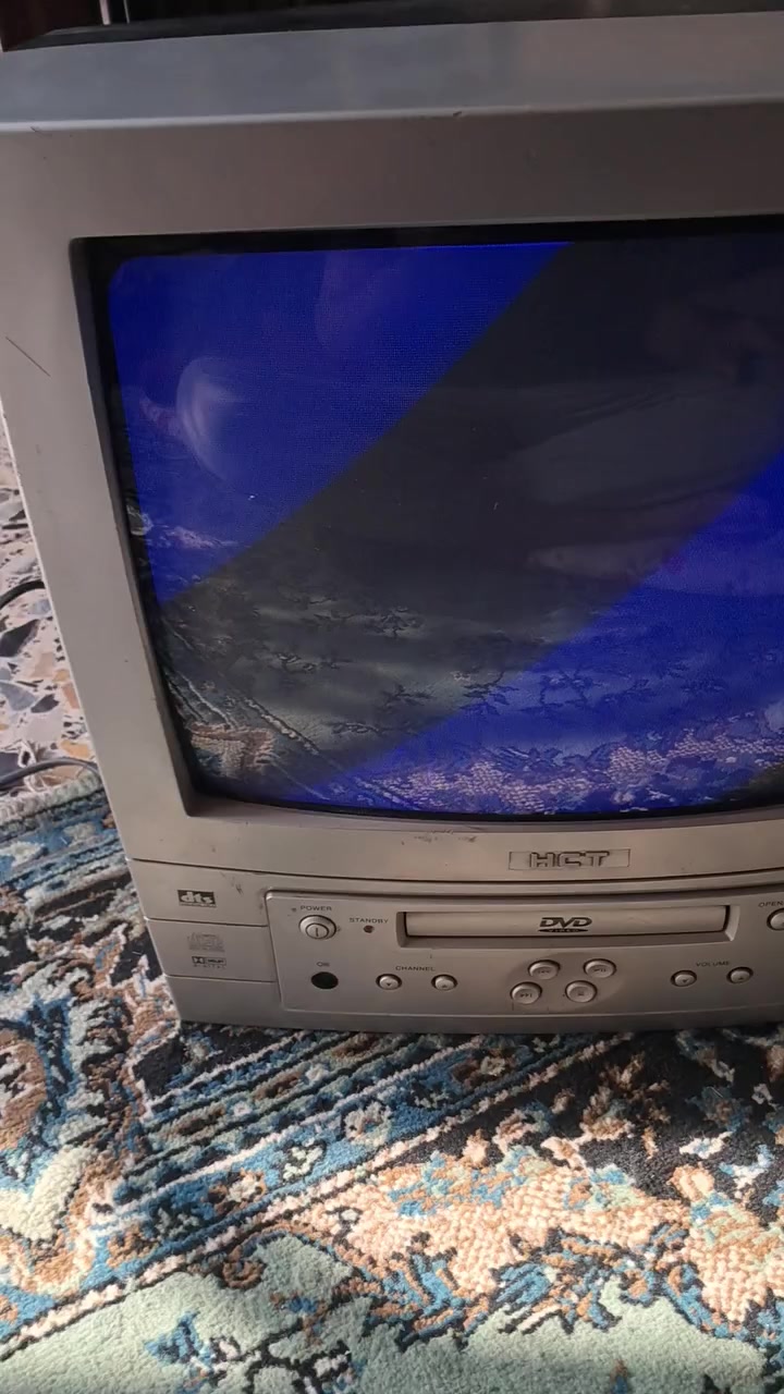 تلفزيون ملون حجم ١٦ مشترك سي دي مع تلفزيون عاطل السي دي السعر ٣٥الف يوجد توصيل ***********سيد عباس
