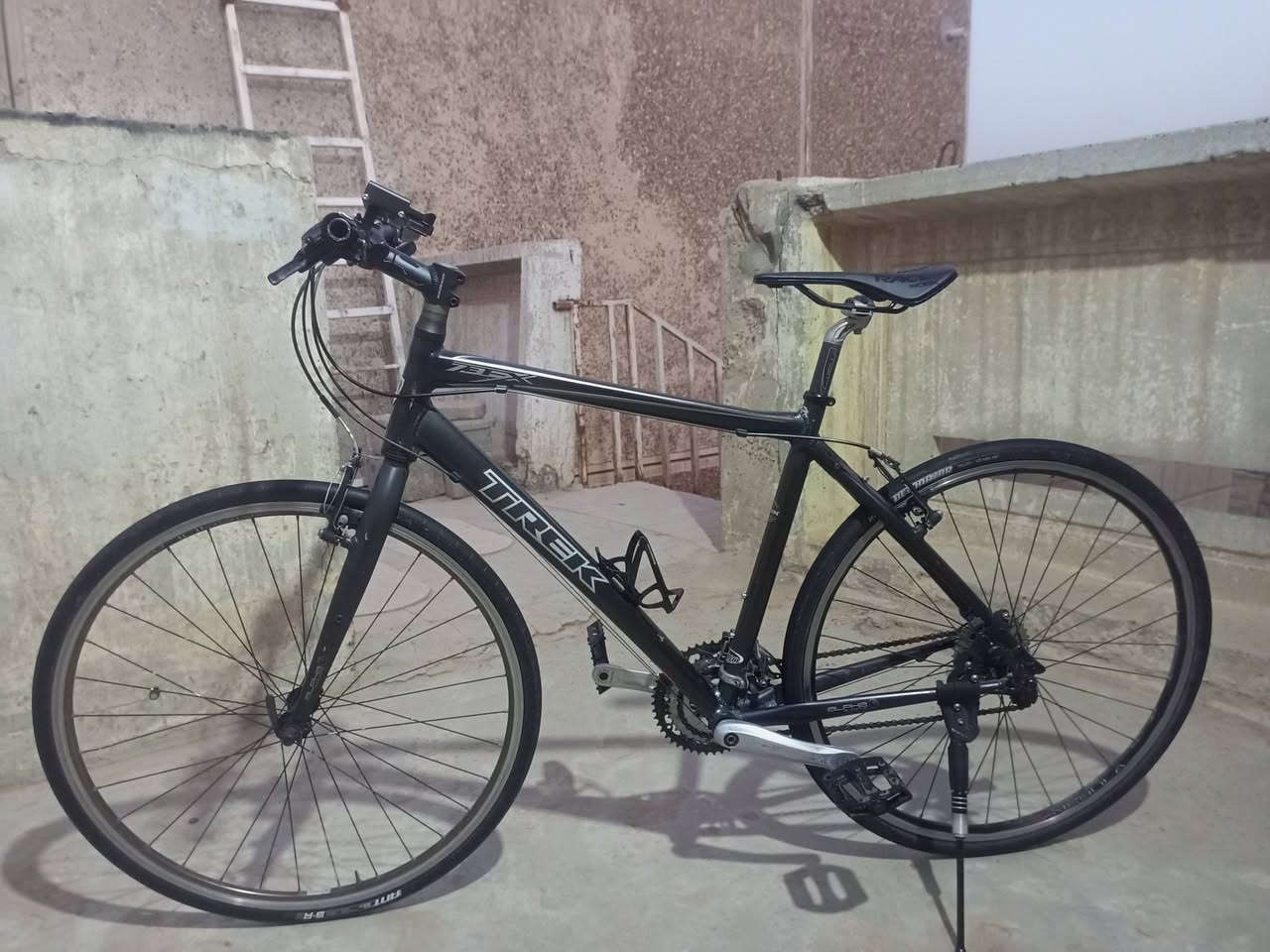 السلام عليكم
بايسكل c700 للبيع الماركة TREK

البايسكل جديد مال حاويه صارله شهر من نزلته

مابي اي نقوصات فقط لاستيكه مال يده

تفحص كدام عينك

السعر225 وبي مجال حك الجيه

مكاني كربلاء الجاهز قرب الملعب القديم
الرقم/***********
