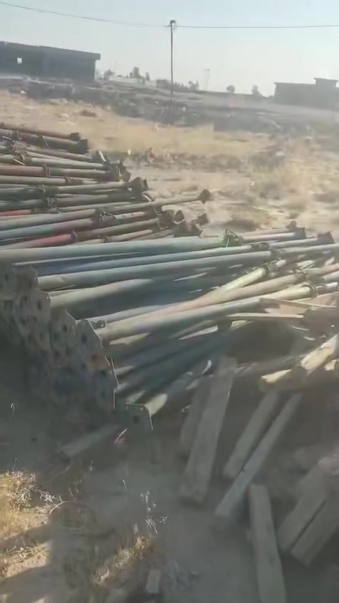 خشب مستعمل نظيف كلش للبيع مع جكات ٥ ونص متر و ٤ متر الكمية الكلية للجكات ١٤٠٠ جك مع خشب ٧٠ مكعب للاستفسار التواصل بالرقم ***********
