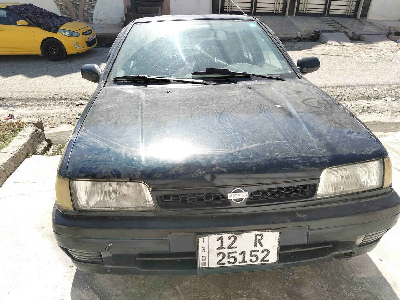 سيارة نيسان صني صبغ حزام الجامات كهرب سيارة حلوة السعر 27 وبيها مجال  ***********
