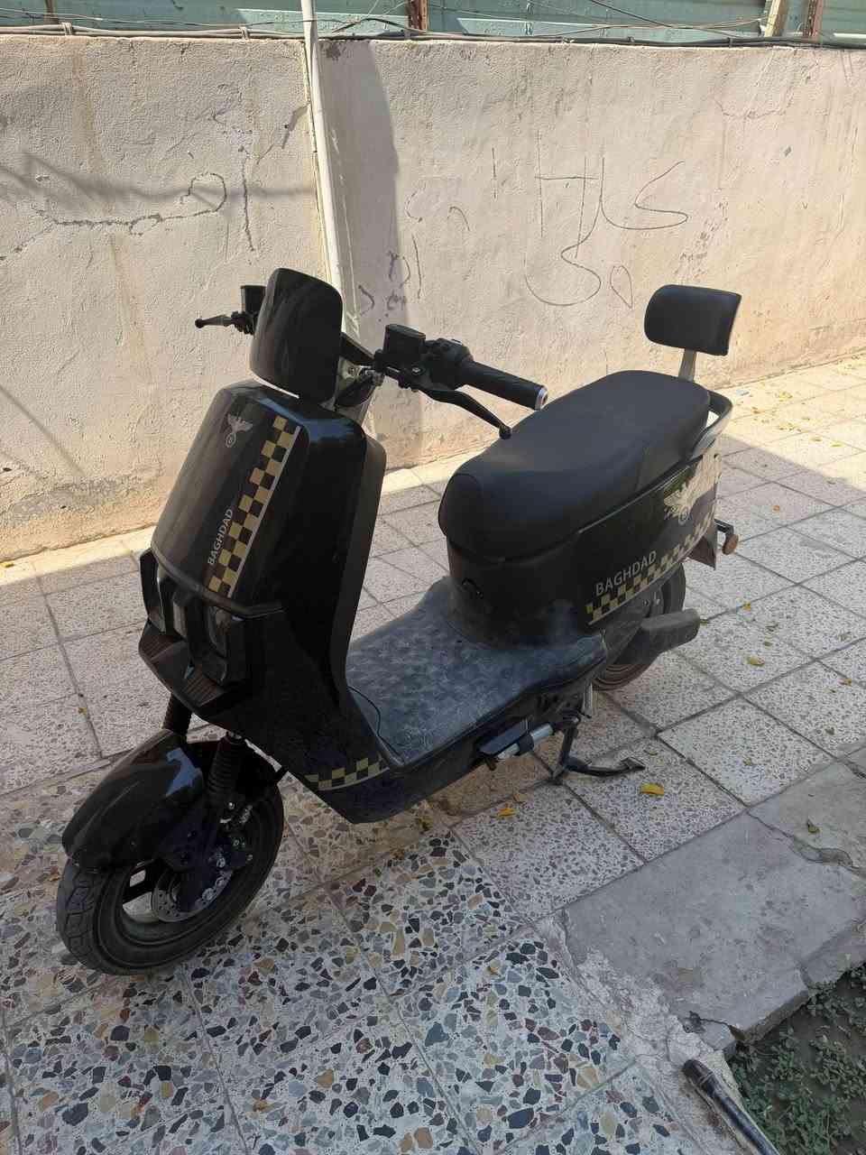 سلام عليكم دراجة شحن للبيع
دراجة من شركة بغداد ام عيون 🔴
اشاير يمنى يسرى دبل اشارة 🔴🔴
بريكات دسك امامي خلفي 🔴🔴
ملف 2000w حقيقي نحاس 100% 🔴🔴
بطاريات عدد/6 35A/12V للباتري الواحد🔴🔥
اضويه قويه كلش 🔴
تشغيل بصمة و سويج🔴
شنطة بمساحة كبيرة 🔴🔴
السعر:750 الف و بيها مجال للشراي
الرقم:***********🔥🔴
العنوان: بغداد الإسكان خلف مستشفى الطفل التعليمي
ملاحظه:بدون كسر بسعر الدراجة مشتريها قبل شهر 🔴🔴🔴
ملاحظة:الدراجة عل فحص بدون اي نقوصات او كسر بدراجة او عطل بل كهربائيات🔴🔴🔴🔴
