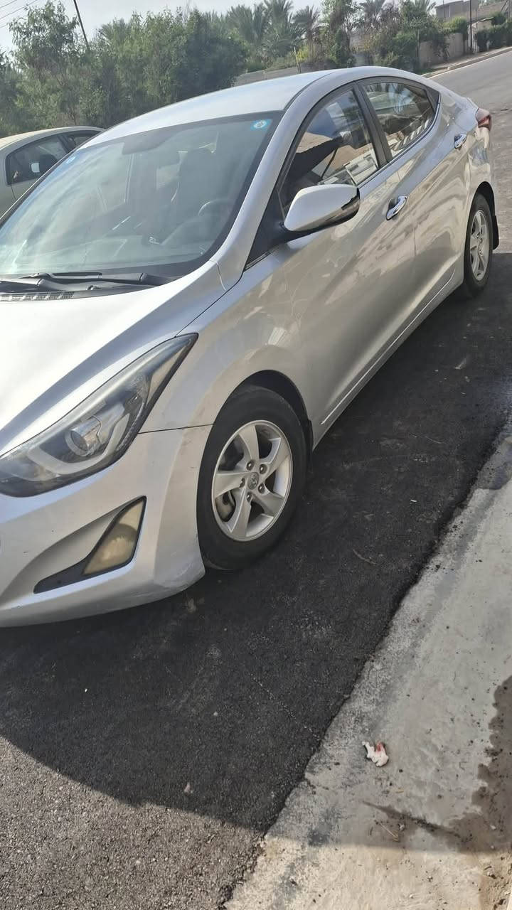 للبيع 2014 خليجي
محرك 1600
رقم بغداد إنكليزي بأسمي سنوية لل 2028
حدادية جديد سويتها
بيها تبديل باب ورة السايق
وصبغ جاملغ كدام السايق
الباقي شرط سونار
السعر 93 وبيها مجال بسيط
مكاني بغداد
***********
