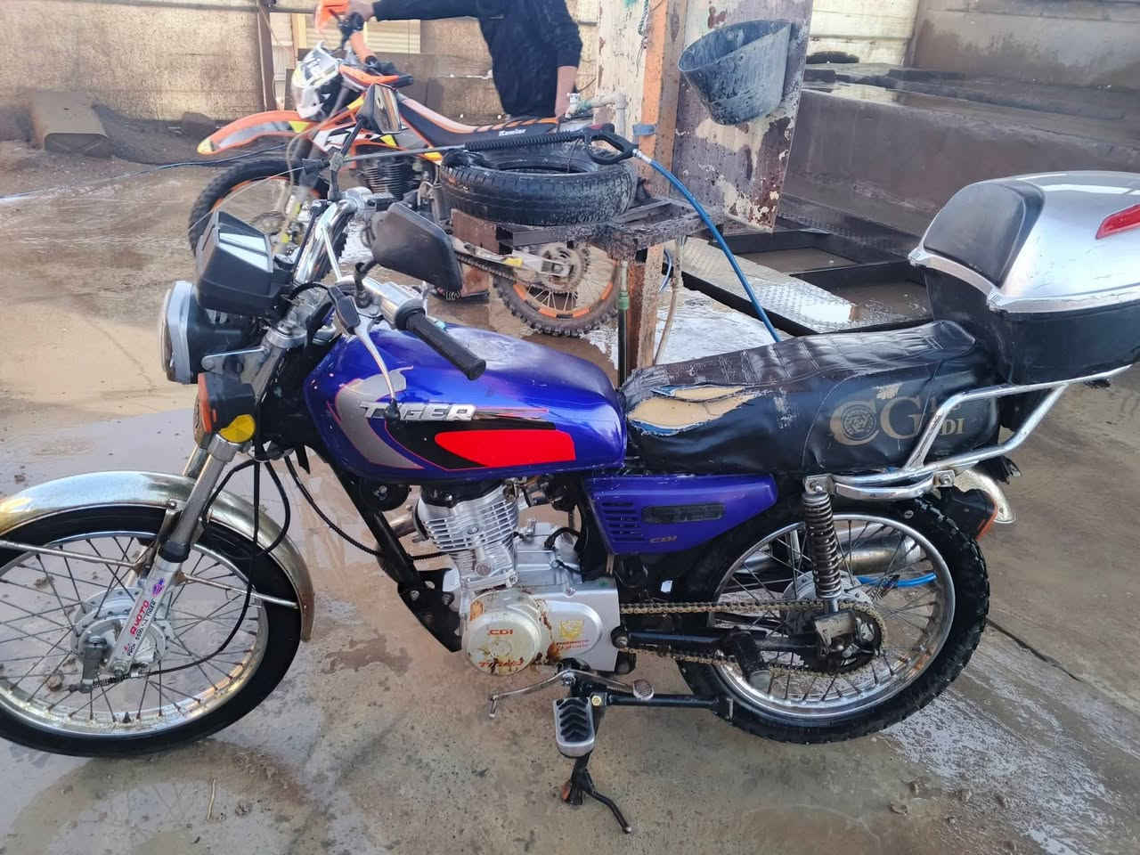 تايكر 19 للبيع شغال كلشي مابيه السعر  300        ***********
