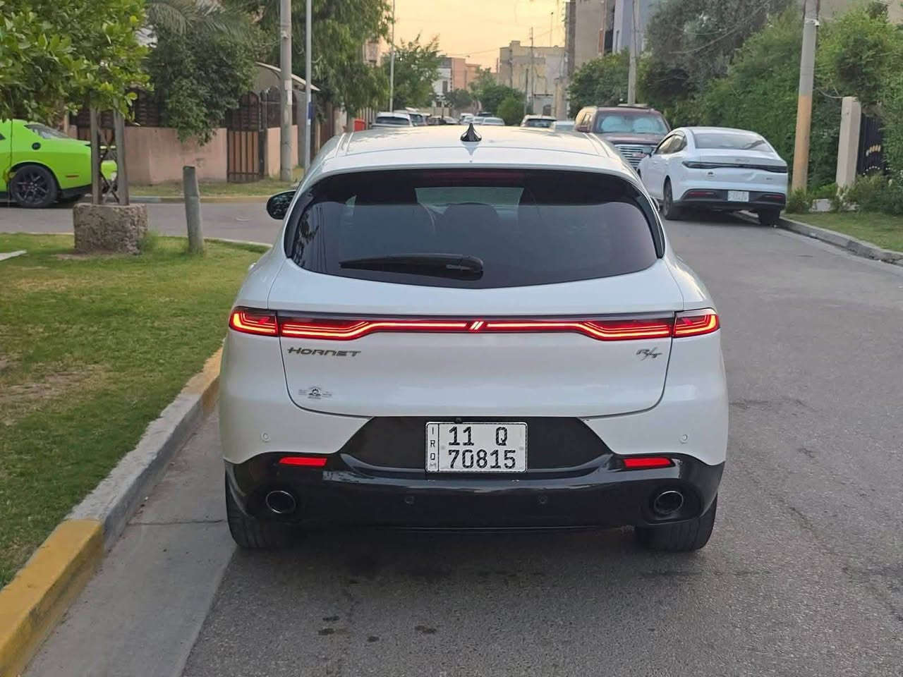بعد التحيه والسلام 

🔥 للبيع او المراوس– دودج هورنت R/T موديل 2024 🔥

💎 سيارة رياضية هجينة (Plug-in Hybrid) تجمع بين القوة، الأداء، والاقتصاد في استهلاك الوقود.

✅ المواصفات:
• موديل: 2024
• الفئة: R/T
• محرك 4سلندر + محرك كهربائي (Plug-in Hybrid)
• قوة 288 حصان
• دفع رباعي AWD
• ناقل حركة أوتوماتيك 6 سرعات
• ممشى: 66
• اللون الخارجي: ابيض
• الداخلية: أسود

🌟 المواصفات :
• شاشة عدادات رقمية 12.3 إنش
• شاشة معلومات وترفيه 10.25 إنش
• Apple CarPlay وAndroid Auto لاسلكي
• تشغيل بصمة مع مفتاح ذكي
• مثبت سرعة متكيف (Adaptive Cruise Control)
• تحذير مغادرة المسار مع المساعدة على البقاء داخله
• مراقبة النقطة العمياء
• نظام الكبح التلقائي للطوارئ
• كاميرا خلفية
• حساسات اصطفاف
• مكيف أوتوماتيك ثنائي المناطق
• مقاعد رياضية
• أنظمة قيادة متعددة (Hybrid / Electric / Sport / E-Save)
• نظام PowerShot لزيادة الأداء عند التسارع
• مصابيح LED كاملة
• جنوط رياضية ألمنيوم

📌 حالة السيارة:
✔️ فقط جاملغ ايمن 
✔️ السيارة جاهزة ولا تحتاج أي مصروف.

📄 سعرهاب(170) 

رقمي ***********

