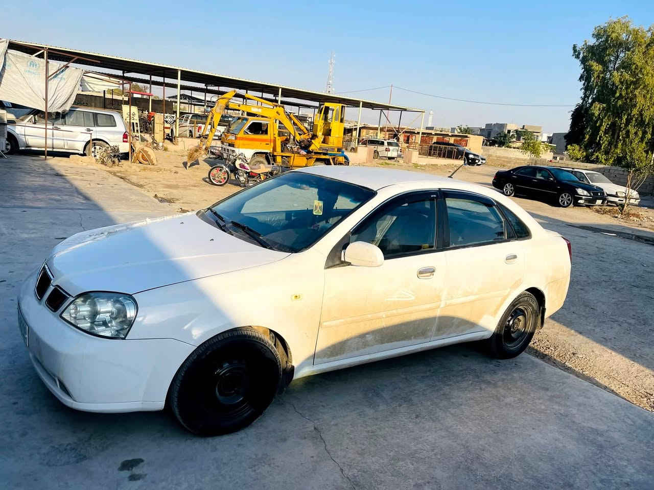 اوبترا للبيع موديل 2004 سياره كامله وجاهزه مكفوله كفاله عامه من كلشي برغي مابيهه نقص كله جديد محرك وكير بشرط غرفه جديده شاشه وكامره تبريد تدفئه شغال لاصرف لابخار للاستفسار الاتصال عله رقم /*********** العنوان ديالى جلولاء
