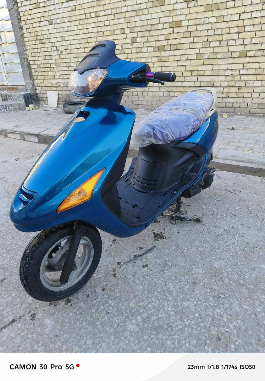 السلام عليكم دراجه فراشه فحل للبيع مكينتها شرط مامفتوح منها برغي وصوتها خرسه مكاني كوفه حي ميسان سعرها ٥٢٥الف ***********
